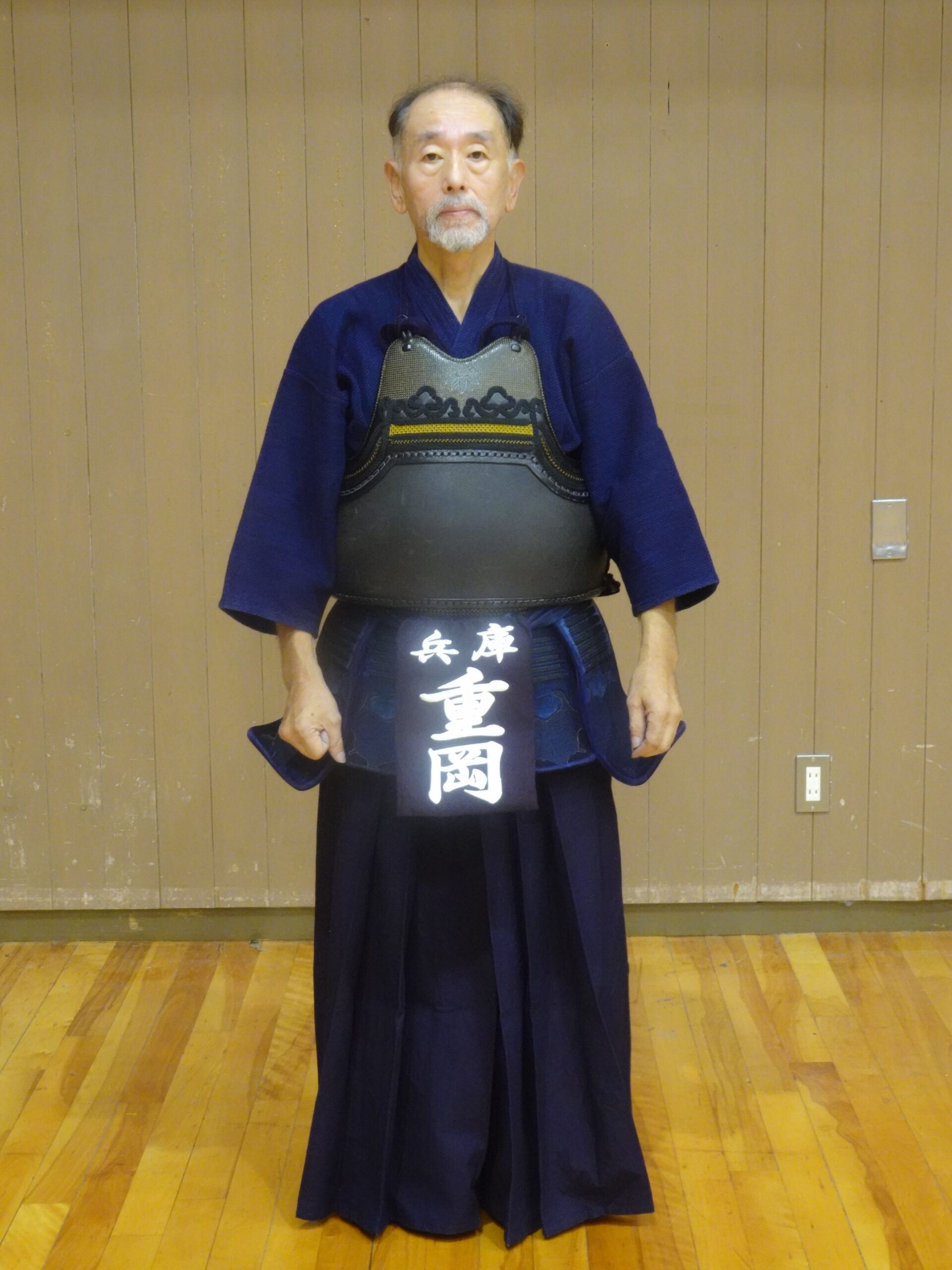 重岡　秀治
